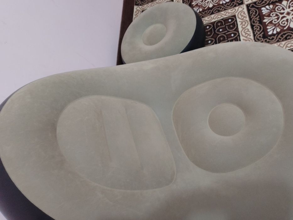 Кресло надувное замшевое с пуфиком