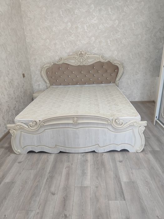 Кровать двухспальная срочно