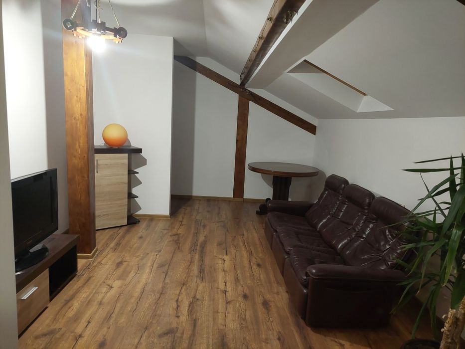 Inchiriez apartament in regim hotelier