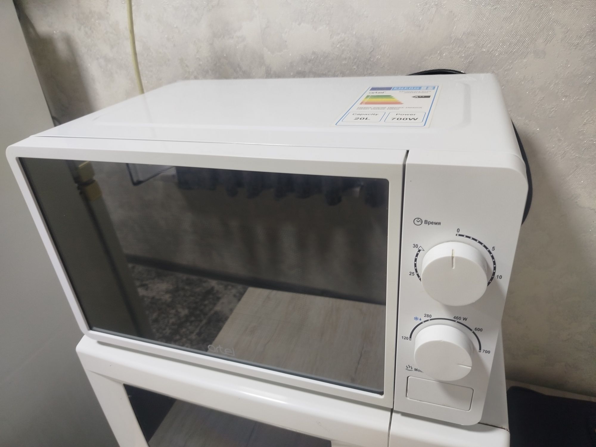 Продается микроволновка Артель