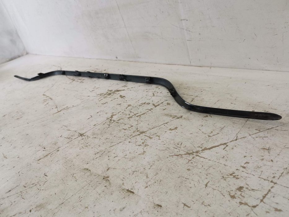 Декоративна лайстна задна броня Мерцедес-Бенц / Mercedes-Benz E-Class