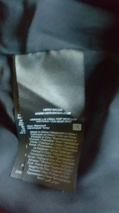 Vând bluză neagră , elegantă Vero Moda