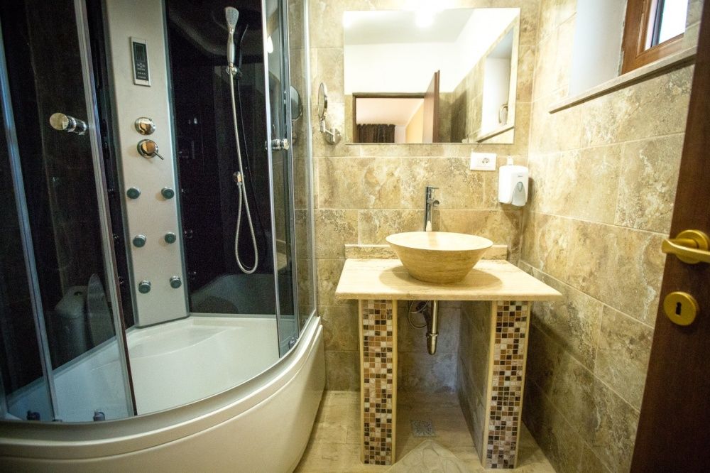 Camere Duble sau tween in regim hotelier