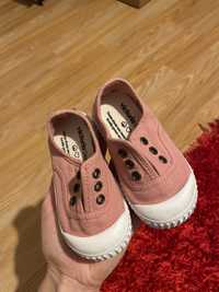 Papucei Victoria roz pudra, pentru fetite