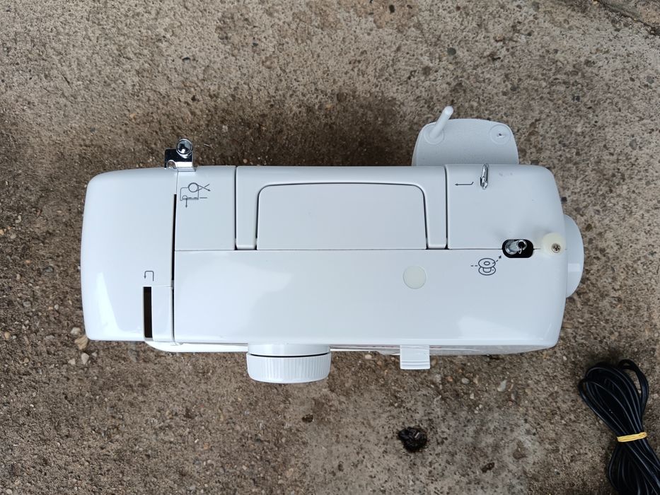 Mașina de cusut, SINGER 1306, cu pedală