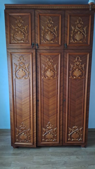 Mobila veche vintage lemn masiv