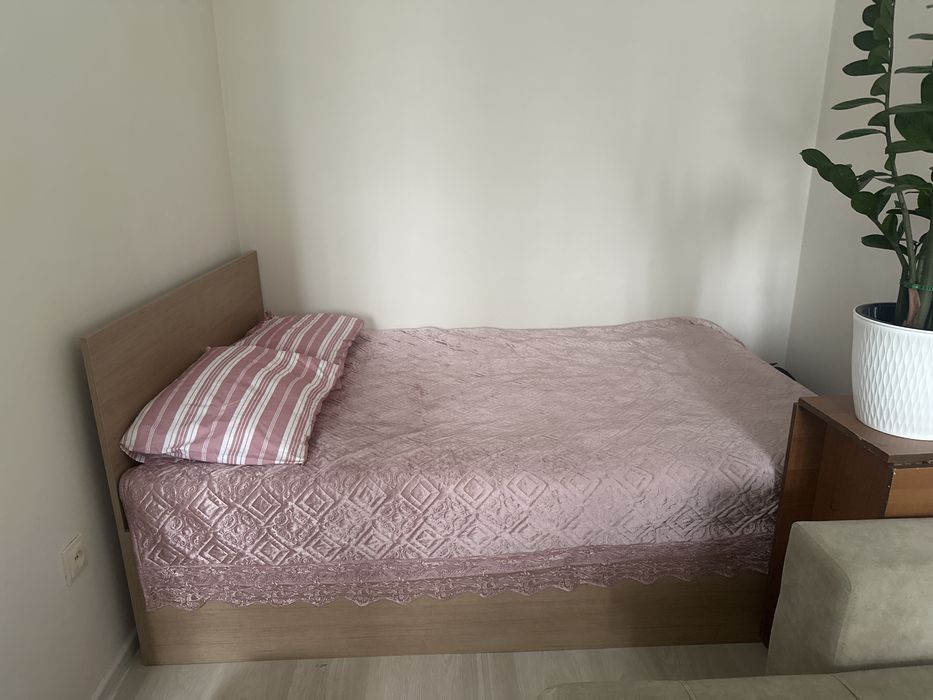 Двуспальная кровать  в отличном состоянии