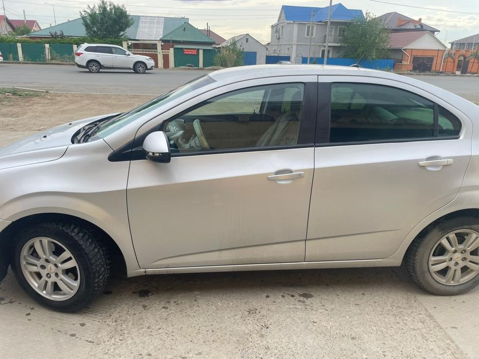 Шевролет Авео Т300