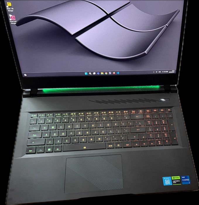 Продавам лаптоп GIGABYTE AORUS 17"