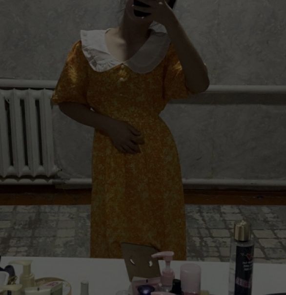 Платье было надето всего три раза
