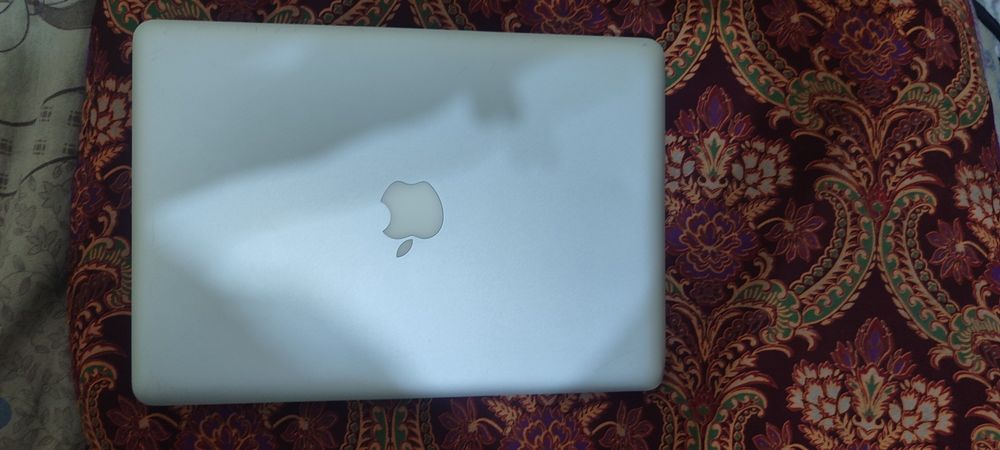 Apple MacBook Pro 13-inch (Early 2011)

Pro 13-inch (Early 2011)

Ekr