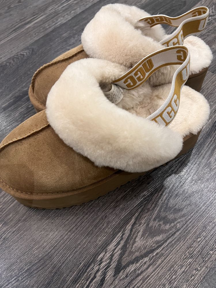 Продам слиперы. Фирма UGG