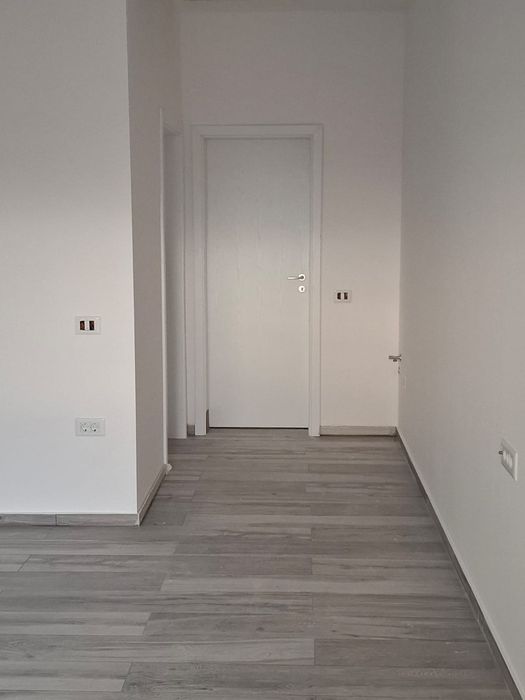 PROPRIETAR Vand apartament tip duplex SAD