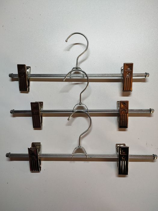 Продам вешалки для брюк и т.д.