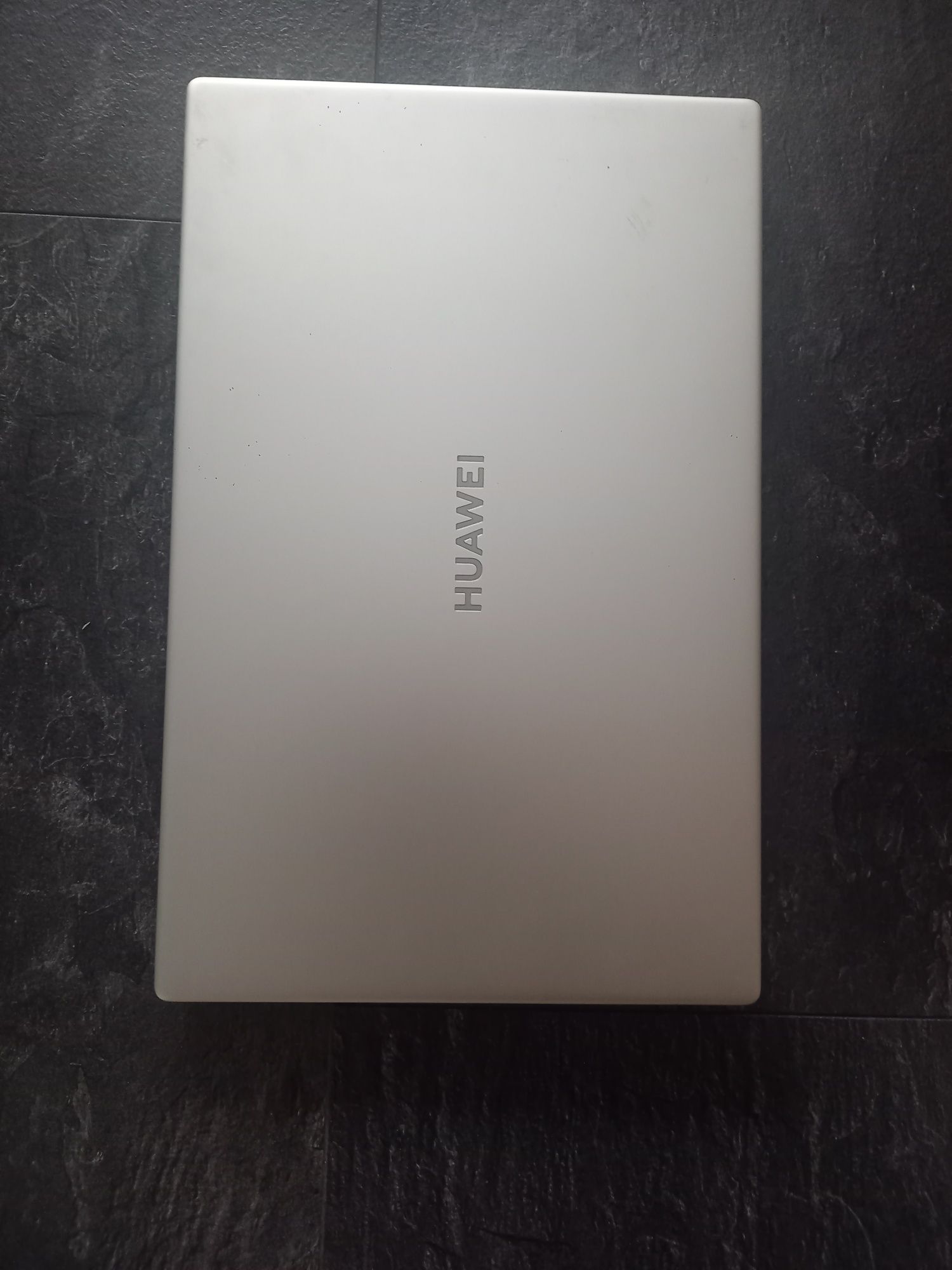 Лаптоп    Huawei