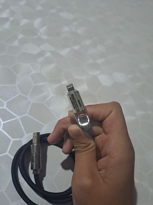 Зарядное кабель почти новое