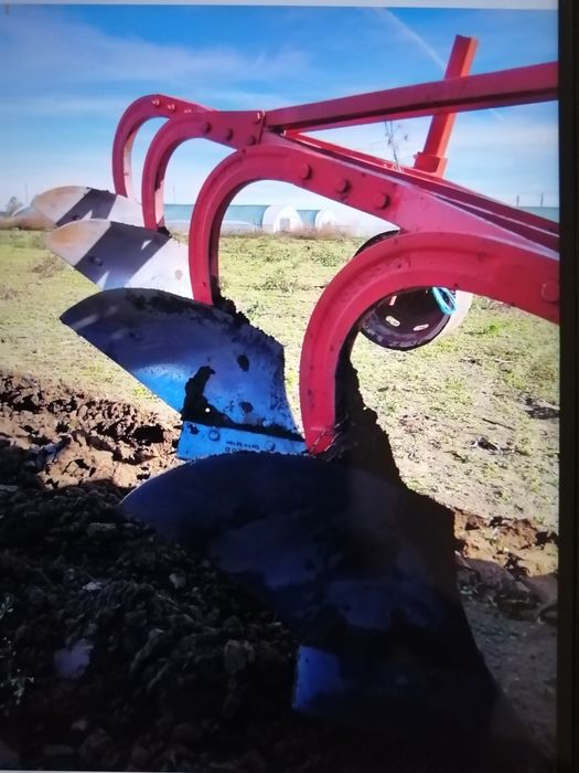 Продавам турски плуг 4. 25