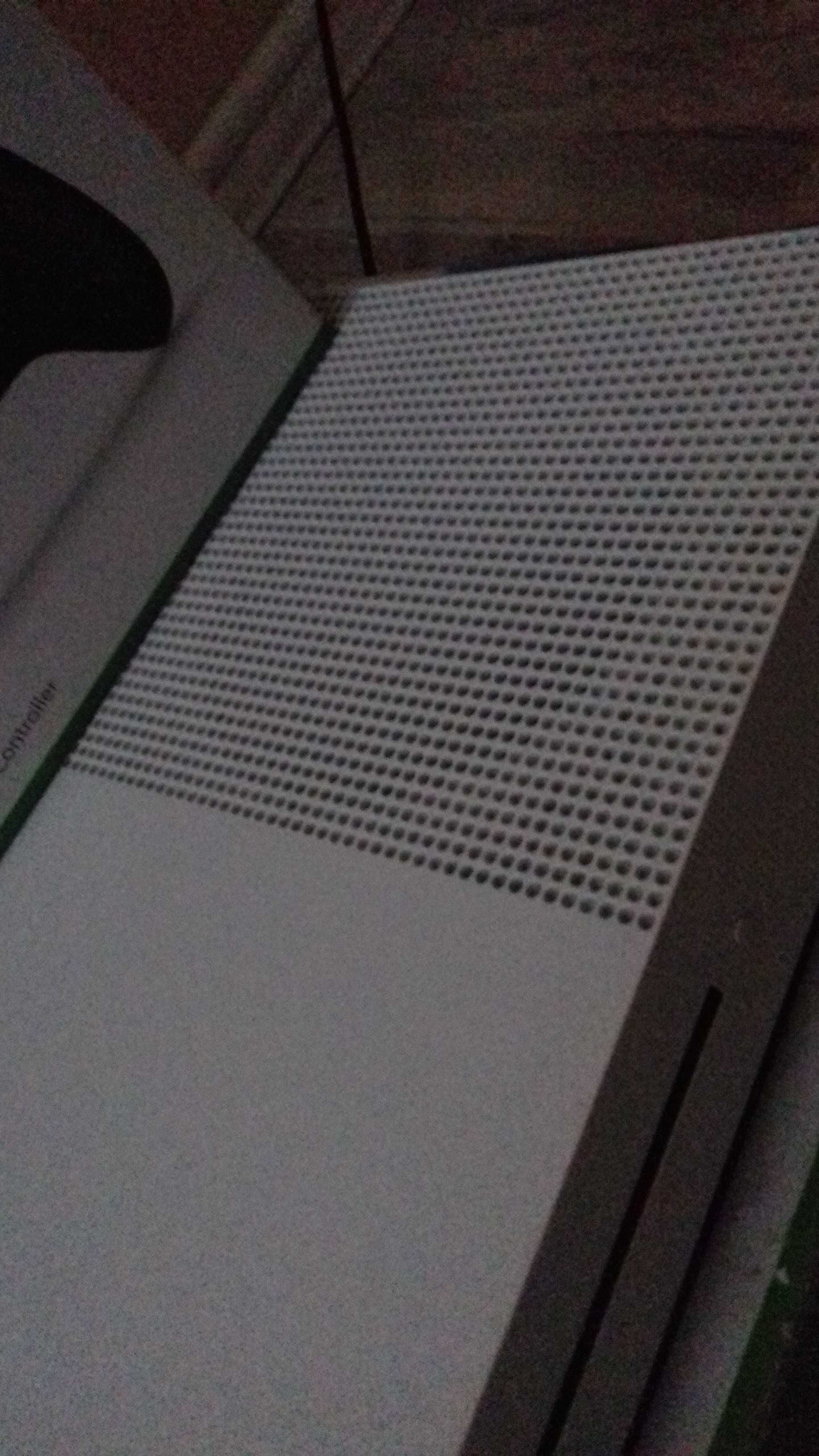 Xbox one s 1TB  (fara controller )