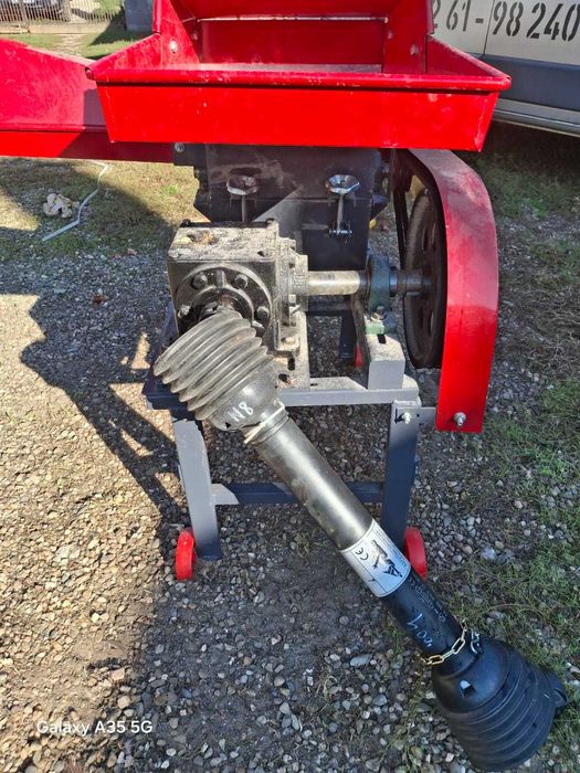 Vănd Moara după tractor
