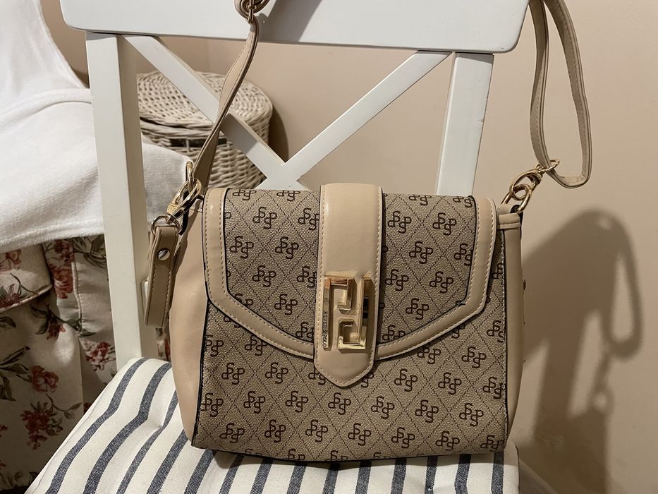 Дамски ранички и чанти