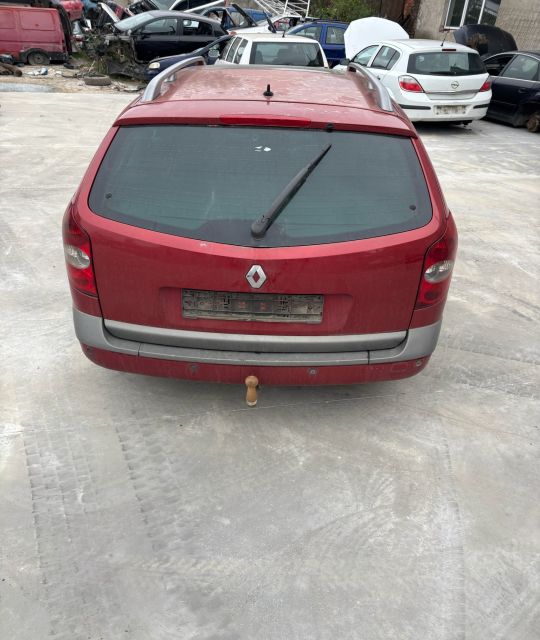 Lampa / Tripla stop dreapta pe aripa Renault Laguna a 2-a generatie