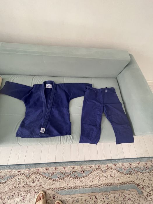 Костюм для таэквондо, каратэ, дзюдо