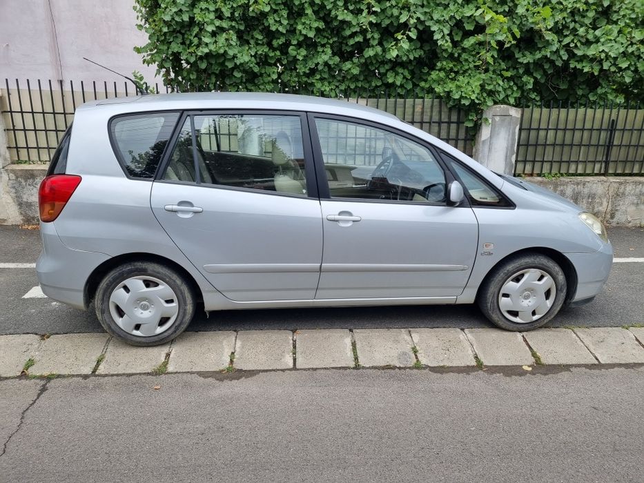 Vând Toyota Corolla Verso