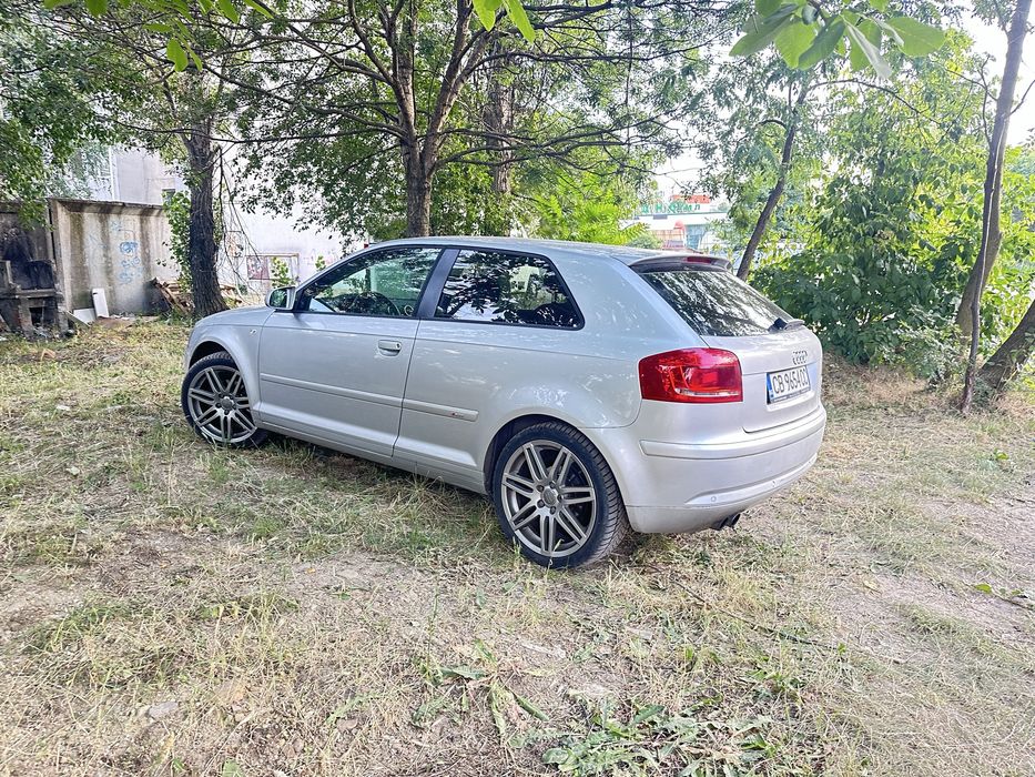 Лек автомобил Audi A3 2.0FSI