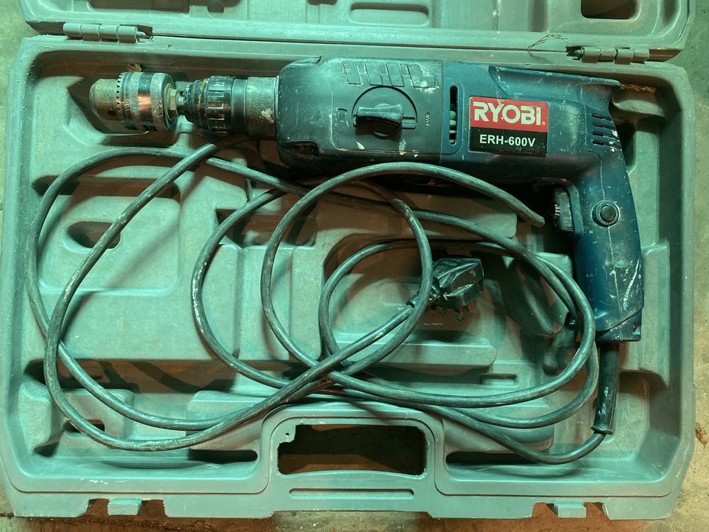 Rotopercutor Ryobi 4300RPM 600W cutie