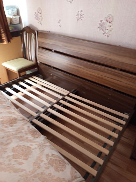 Продам 2х спальную кровать