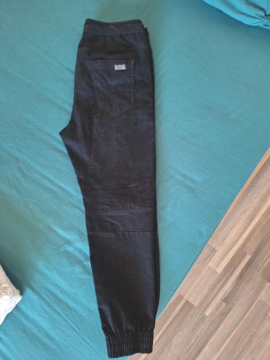 Pantaloni negri Cropp adolescenți