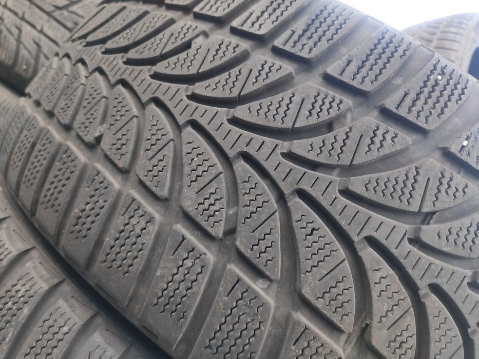 2бр Зимни гуми 225 45 18 - Bridgestone