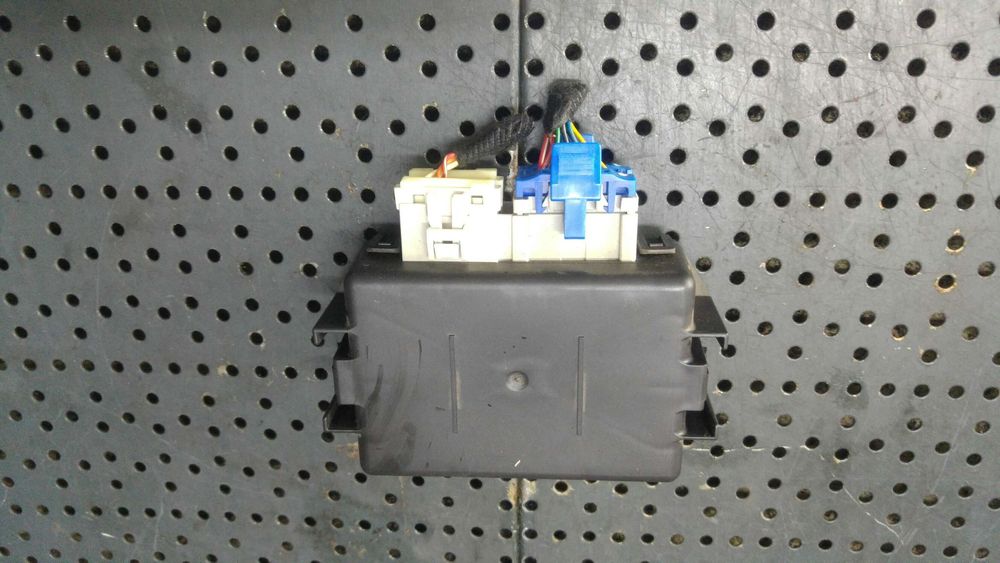 Modul control bcm chevrolet captiva c100 c140 25843242 28096488