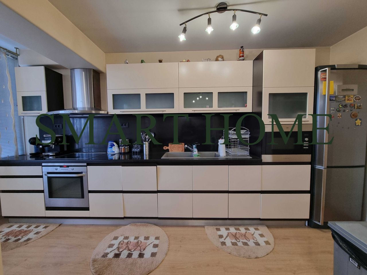 Дава се под наем Тристаен апартамент в Горна Оряховица - 129 кв.м за 448.8 € - Снимка #1