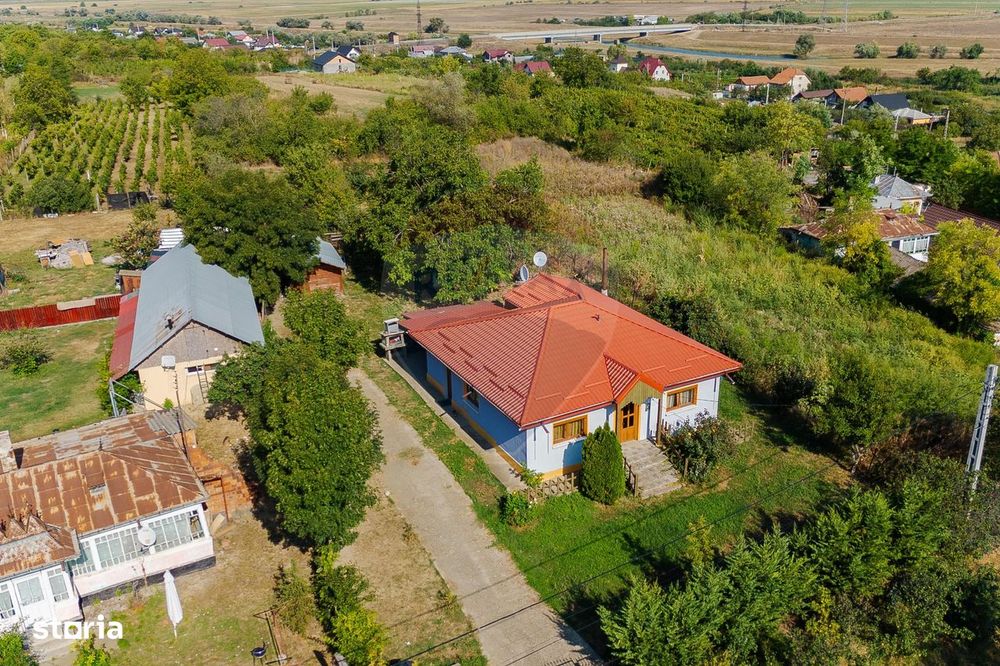 Casă cu 4 camere de vânzare - Chiperești, Iași