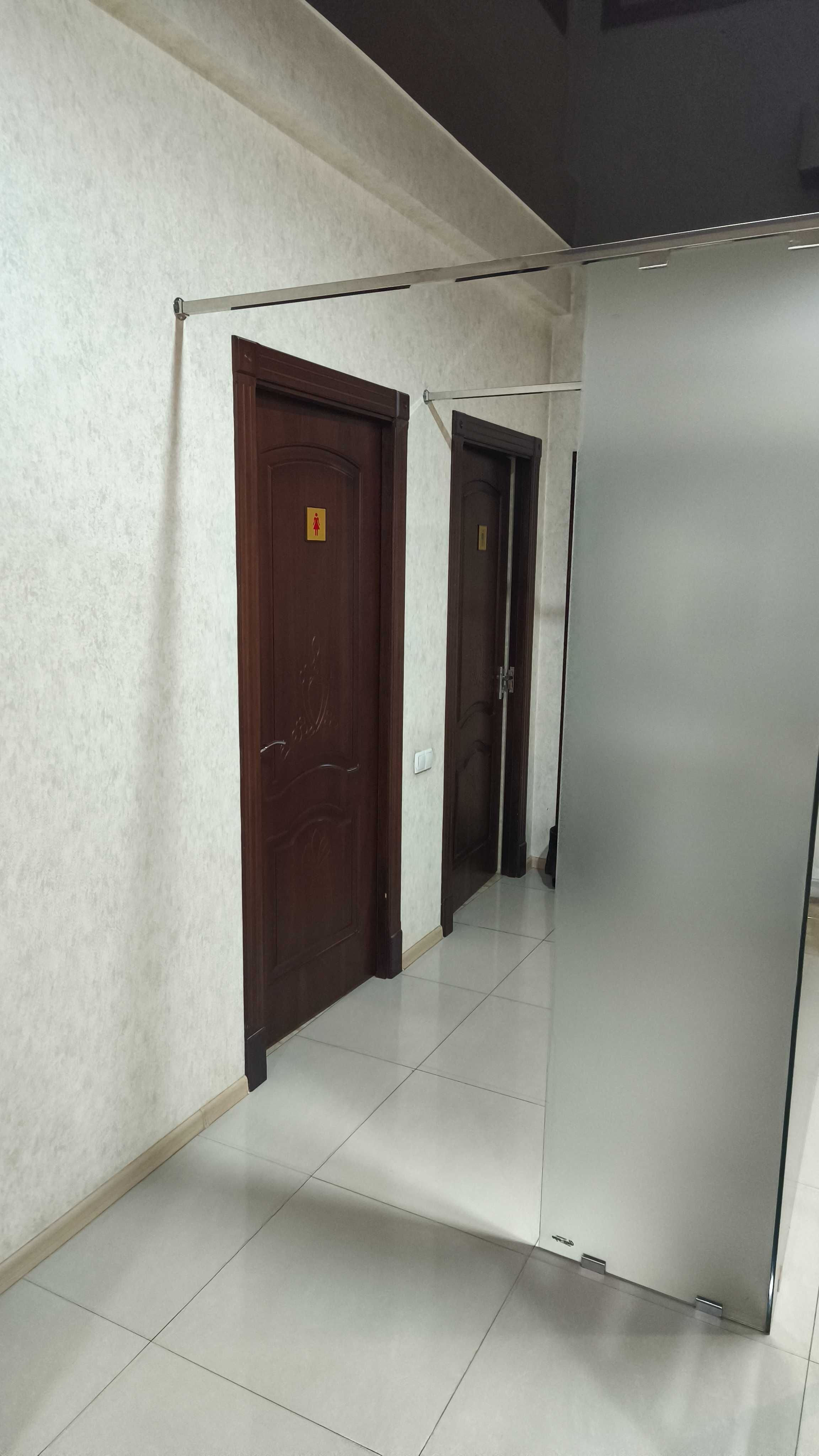 Сдаётся этаж в аренду под офисные помещения корзинка аэропорт