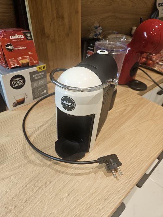 Кафемашина Lavazza A Modo Mio Jolie, бяла