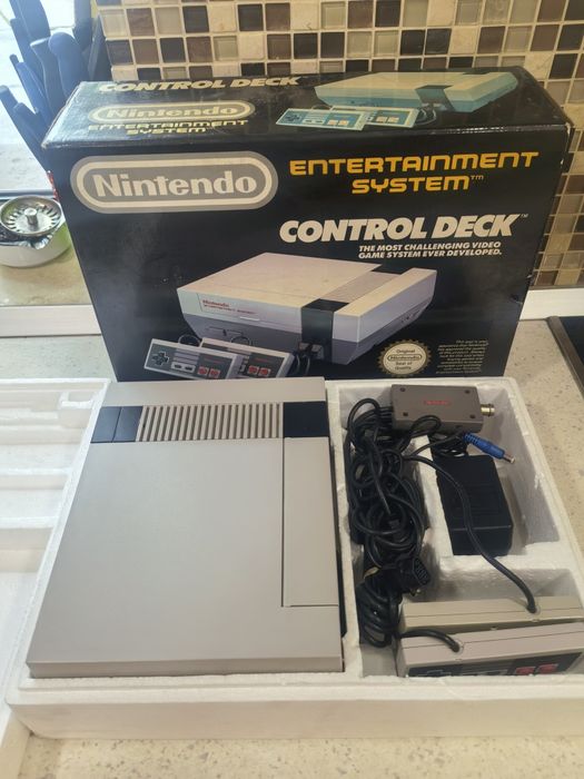 Vând Nintendo nes original în cutie