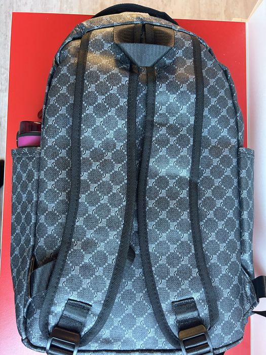 Продавам раница за училище