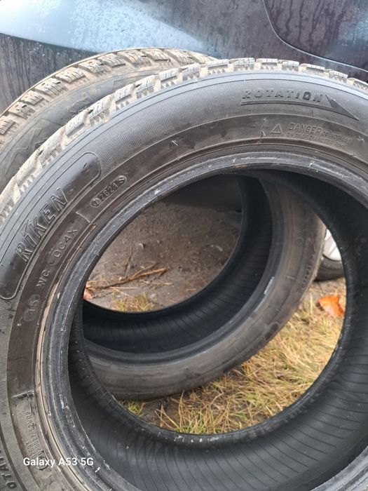 Продам зимние шины (2 баллона)  б/у 205/55 R16
