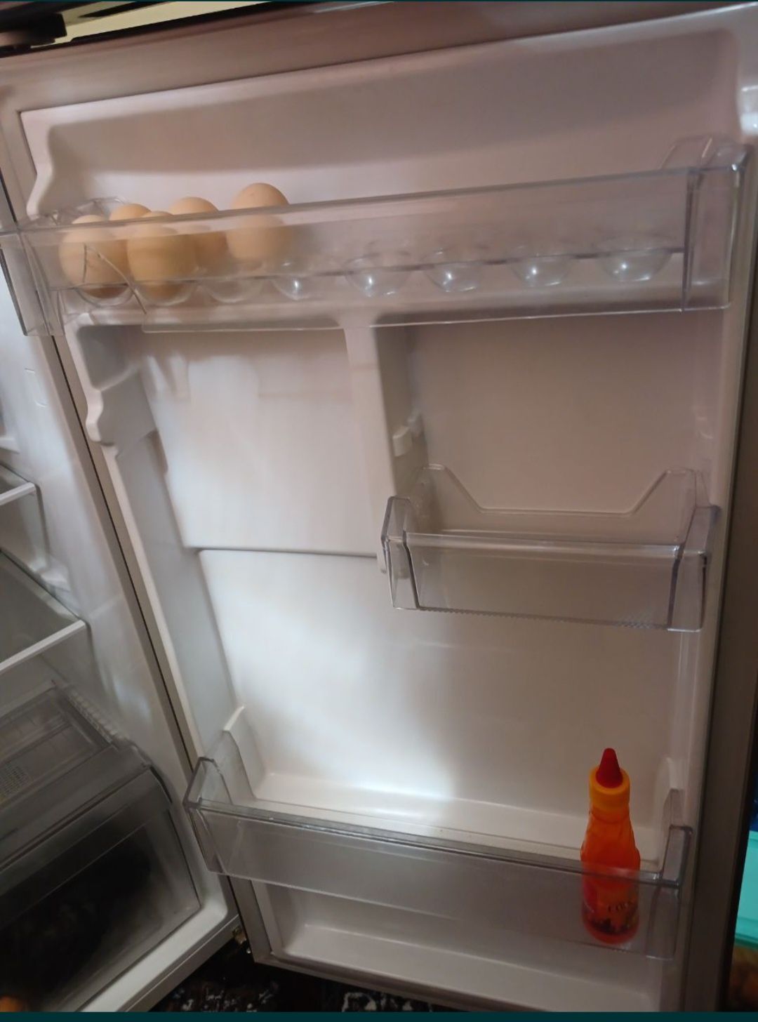 Холодильник сотилади срочно