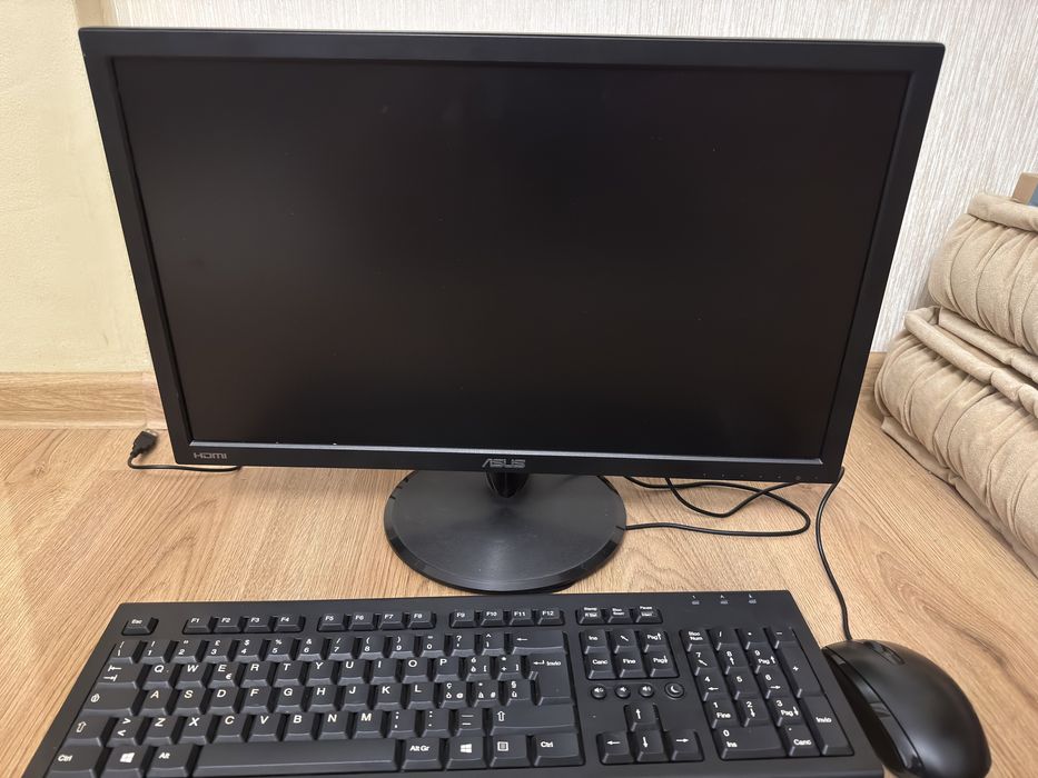 Sistem unitate PC | I5 7400| GTX 1050ti |8 GB DDR4 | SSD M2| + Monitor