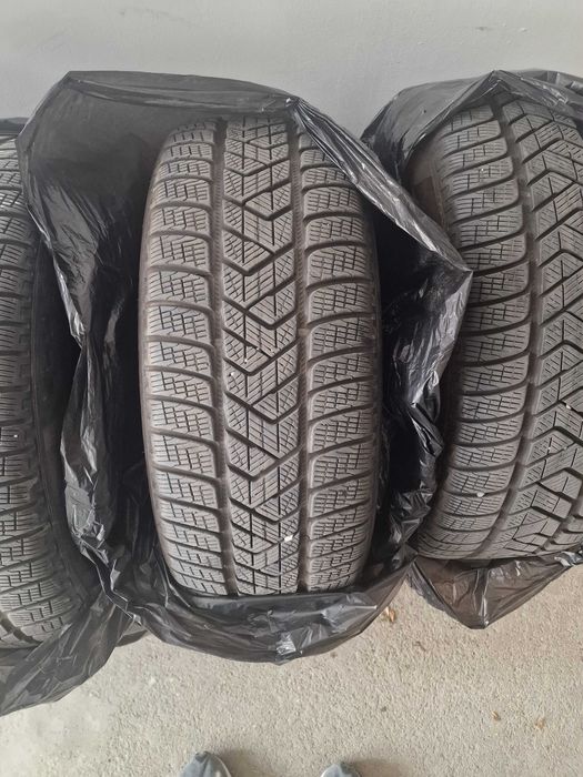 Зимни гуми Pirelli 235 55 18