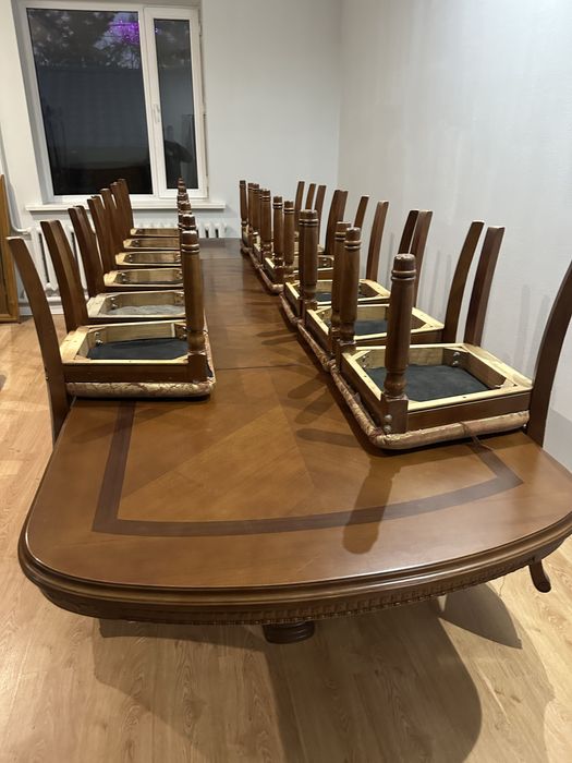 Продам столы сервант в отличном состояние беларусь