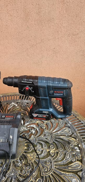 rotopercutor și filetanta bosch brushless