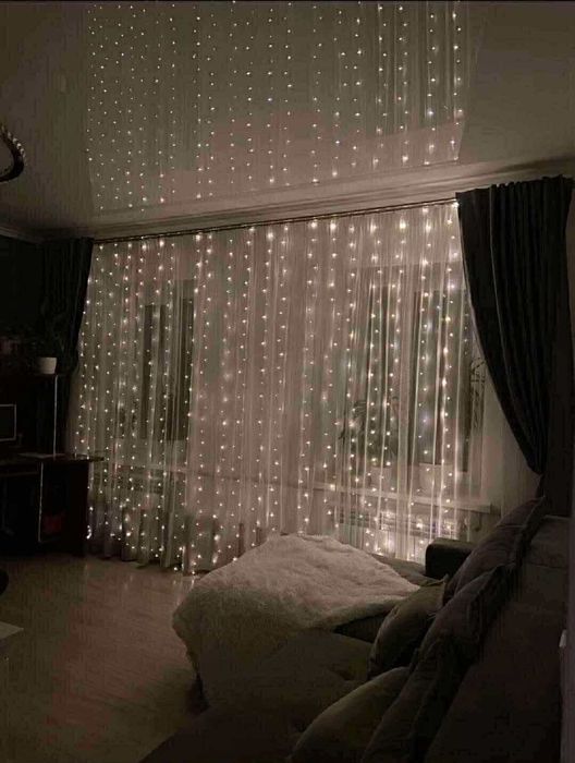 Коледна завеса от лампички за ползване на закрито