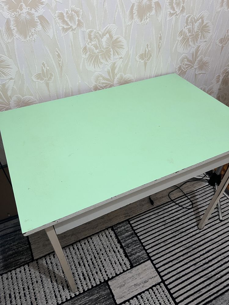 большой рабочий стол