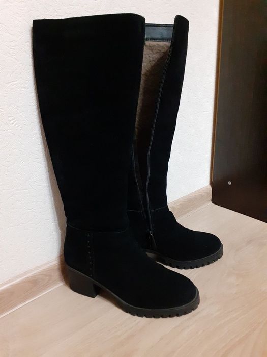 Продам женские сапоги