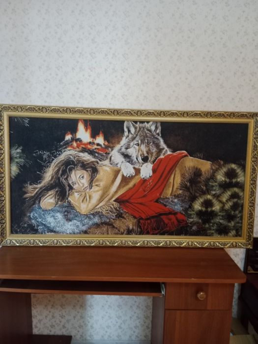 Картина, размер 125х65,красавица с волком,бу