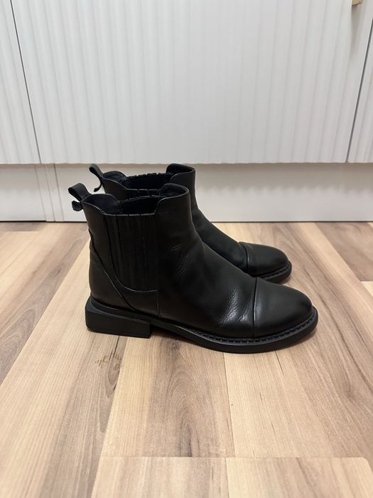 Продам демисезонные сапоги